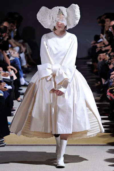 Look 2